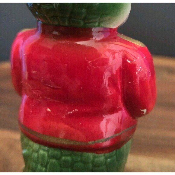 VTG VANDOR Bellhop Alligator and Luggage Anthropomorphic Salt & Pepper Shakers - Picture 4 of 13